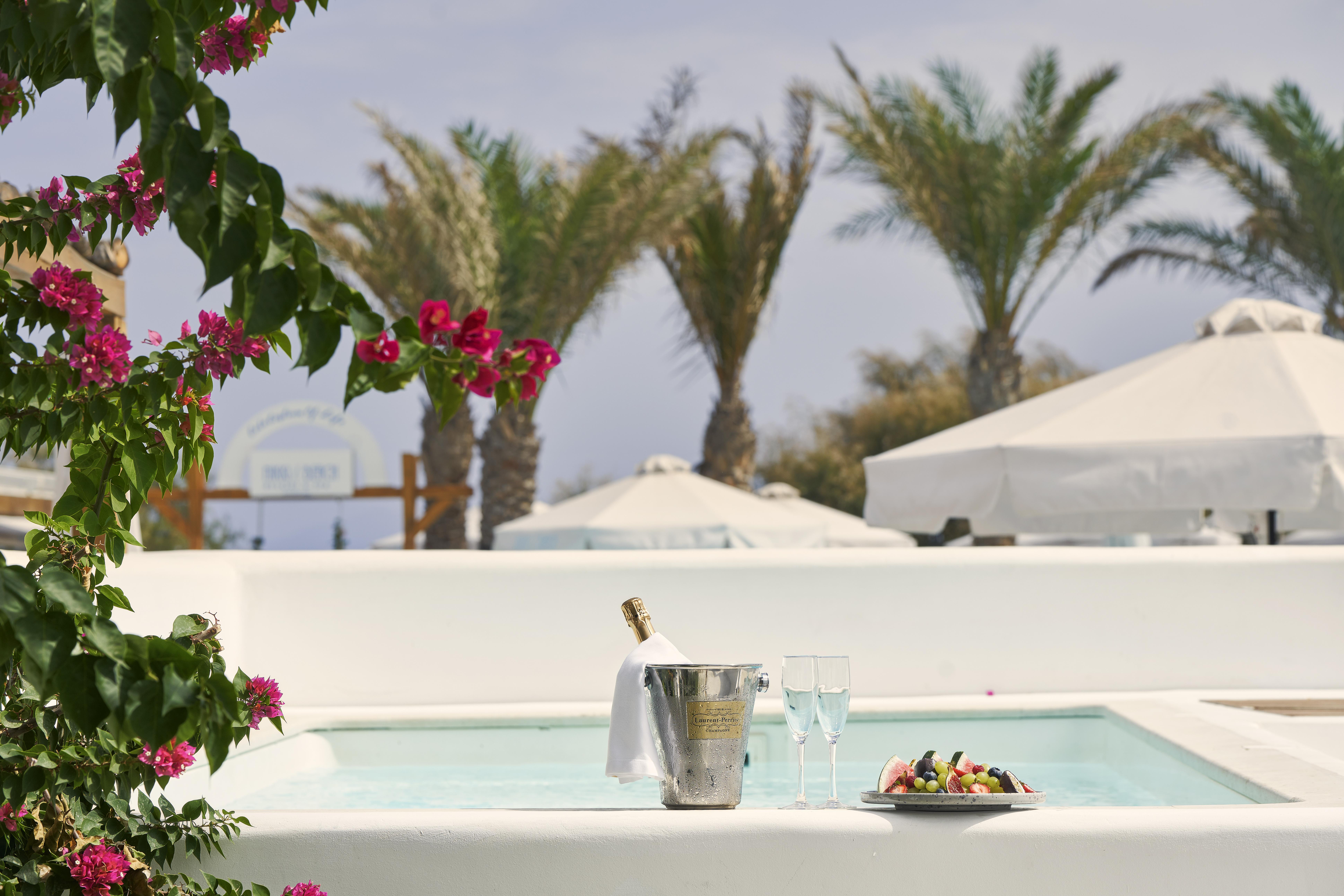 Nikki Beach Resort & Spa Santorini Kamári Esterno foto